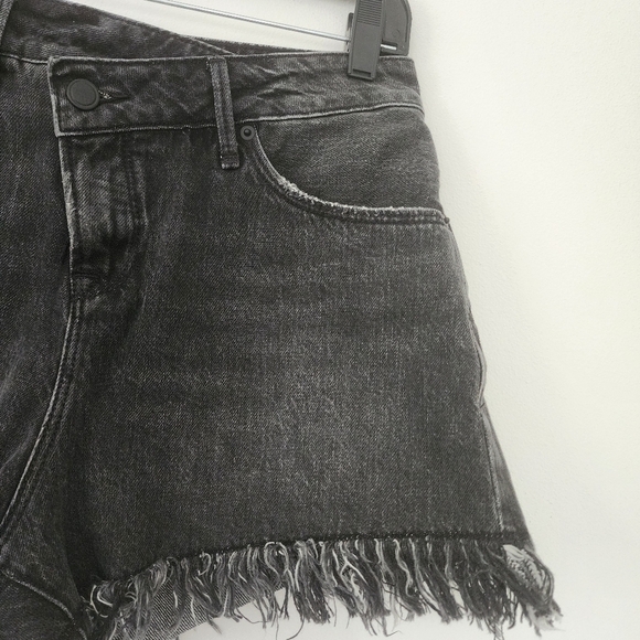 Good American Good 90"s shorts High-rise fray hem Size 26 - Picture 5 of 12